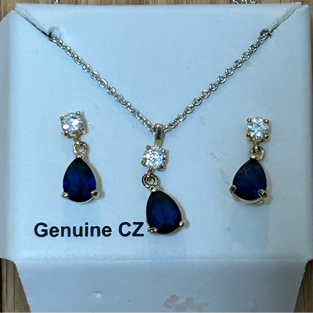 Kohl's Silver and Blue Necklace Set